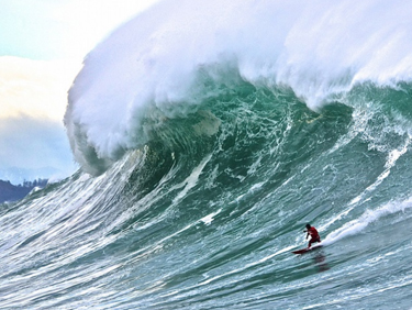 Admirer la vague g&eacute;ante Belharra au Pays Basque