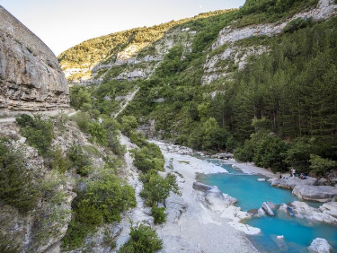 que faire sur la C&ocirc;te d'Azur : visiter les villages dans l'arri&egrave;re pays