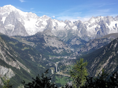 Visitare Courmayeur per le vacanze natalizie